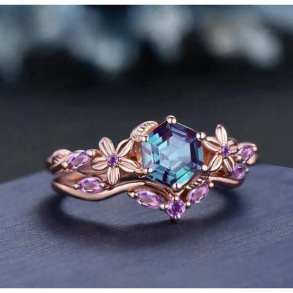 Blue Polygon Stone Ring Gold Band Flowers Lilac Size 8 - Picture 2 of 9